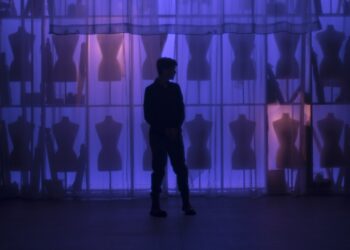 A tender 'Kisses Deep' reaches its embracing peak of intimacy with others. An engaging story thoughtfully directed by Eda Holmes. A tender ‘Kisses Deep’ reaches its embracing peak of intimacy with others. An engaging story thoughtfully directed by Eda Holmes.