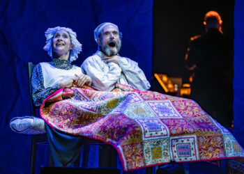 FIDDLER ON THE ROOF IN YIDDISH is a Stirring, Richly Sung Revival FIDDLER ON THE ROOF IN YIDDISH is a Stirring, Richly Sung Revival