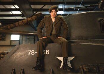 ‘And No Birds Sang’ brings Farley Mowat’s wartime memoir to the Capitol Theatre stage ‘And No Birds Sang’ brings Farley Mowat’s wartime memoir to the Capitol Theatre stage