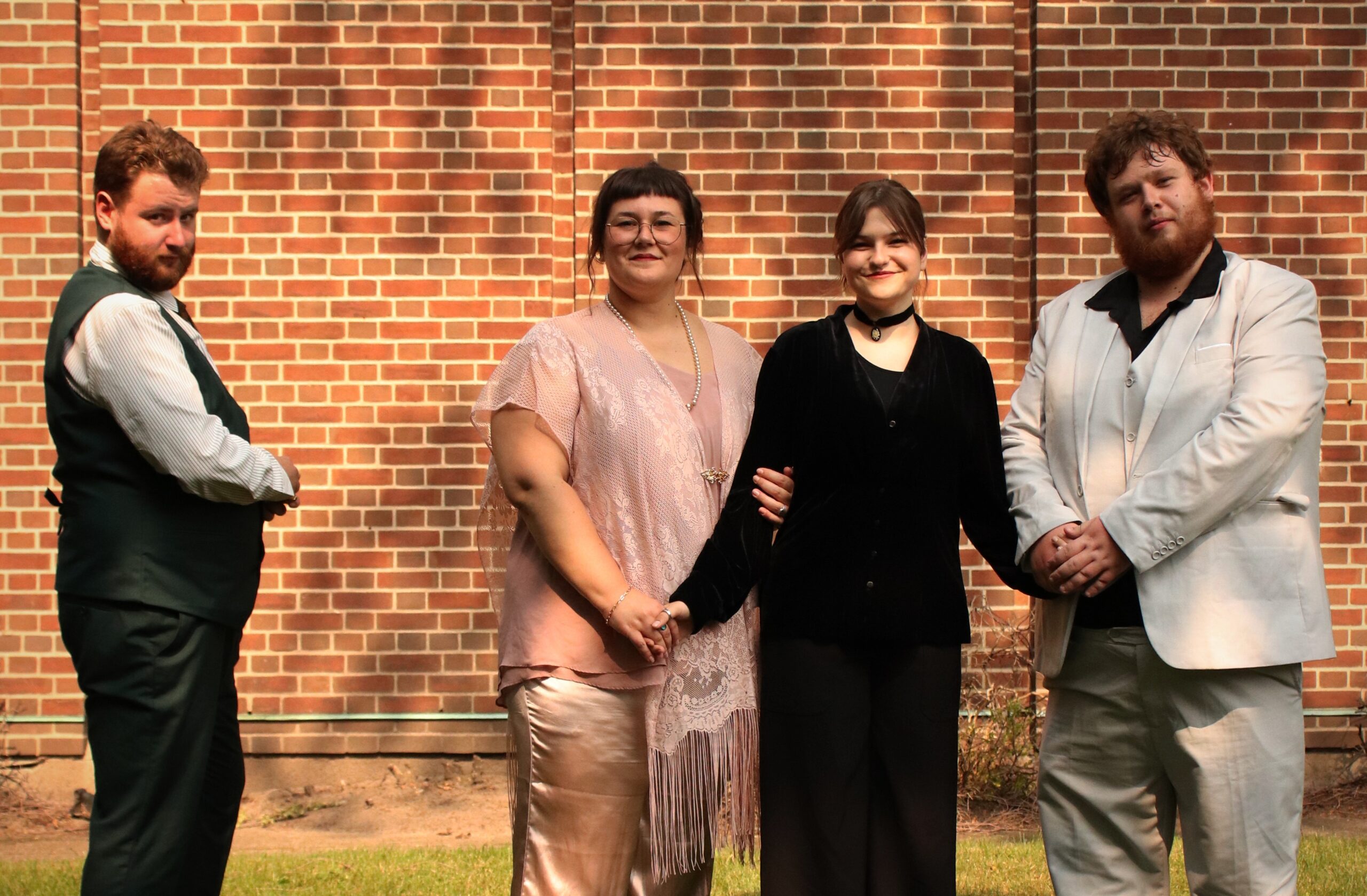 Unchained Theatre’s ‘Hamlet’ offers a brisk, contemporary staging of Shakespeare’s tragedy.