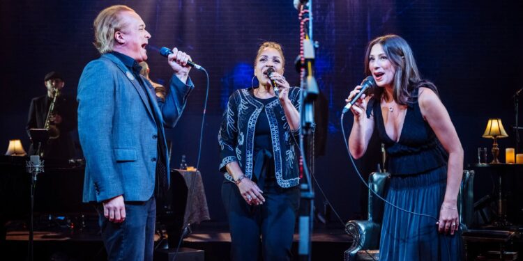 ‘The Secret Chord’ returns to Montréal’s Segal Centre with a resonant tribute to Leonard Cohen.